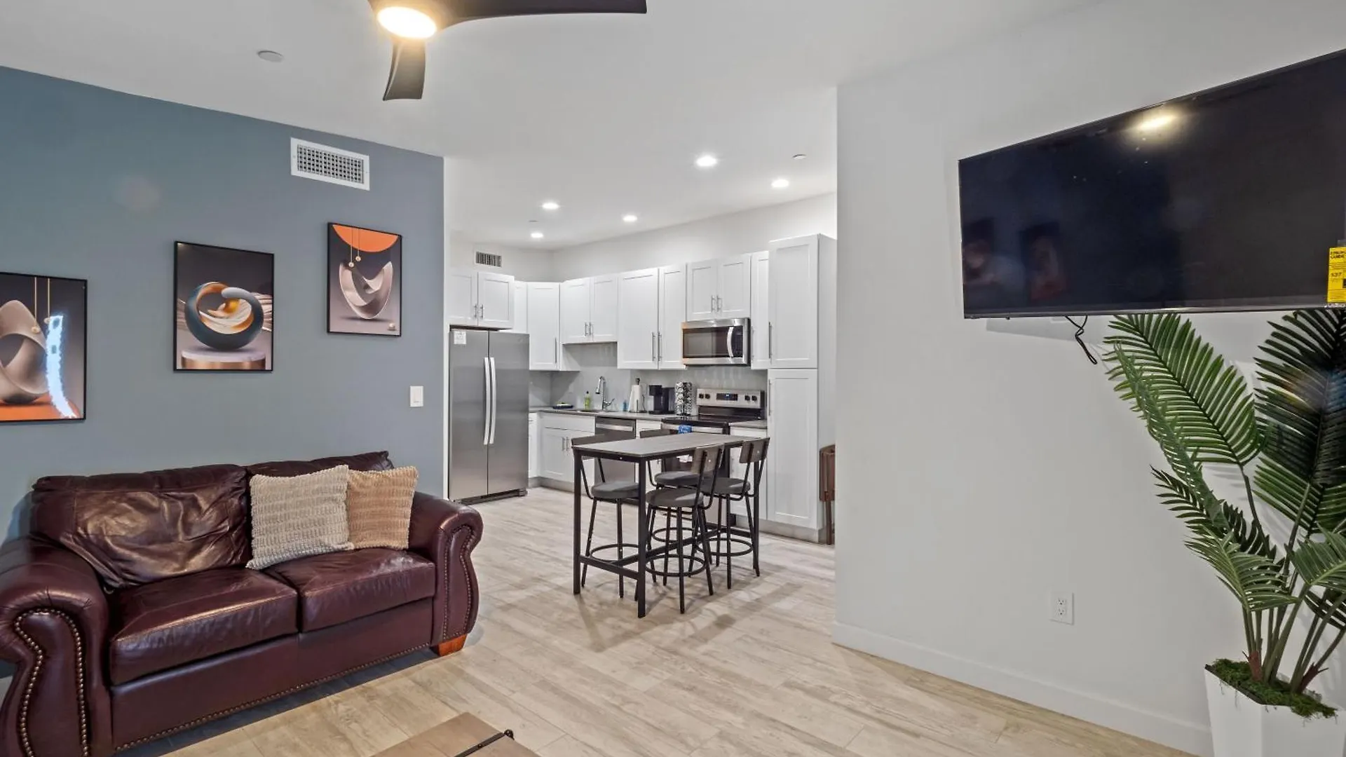 Old Town Oasis ,Ev Access 5 Mins To Scottsdale Stadium-Golf의 연락처